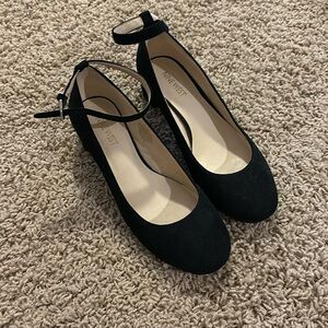 Nine West short block heel